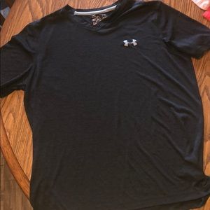 Black under armour t shirt